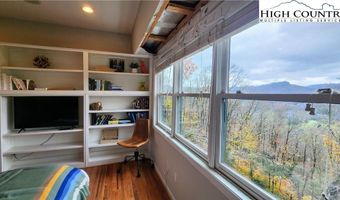 274 Highland Cir, Banner Elk, NC 28604