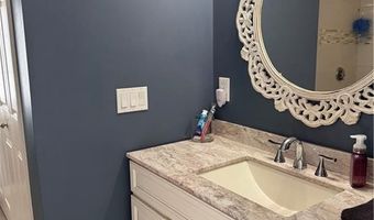 80 Phenix Ave, Cranston, RI 02920