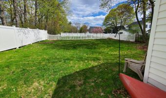 84 14th St, Bangor, ME 04401