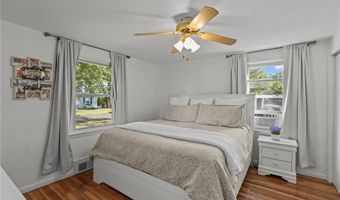 21 Lake Dr, North Kingstown, RI 02852