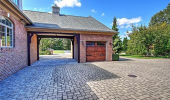 4 Pine Tree Ln, Lincoln, RI 02865