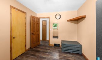 201 S 5th Ave, Brandon, SD 57005