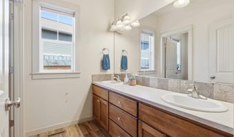 61172 Hilmer Creek Dr, Bend, OR 97702