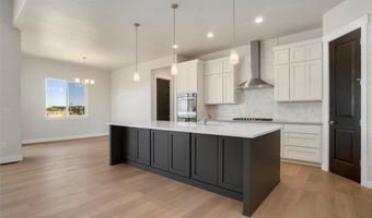 24113 E 36th Pl, Aurora, CO 80019