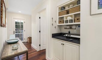 44 Tuckerman Ave, Middletown, RI 02842