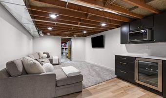 325 W GREENFIELD Ave, Algoma, WI 54201