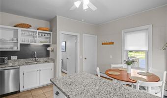 48 Constitution St 1, Bristol, RI 02809