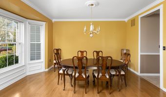 16 Heritage Dr, Allentown, NJ 08501