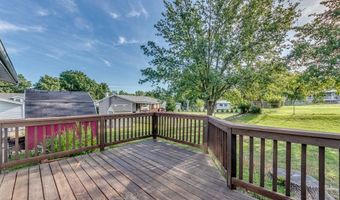 382 Cedar Run Dr, Ballwin, MO 63021