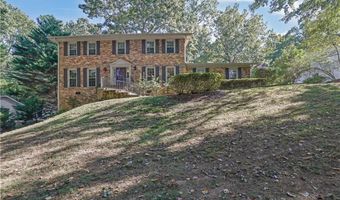 835 Lakeshore Dr NW, Berkeley Lake, GA 30096