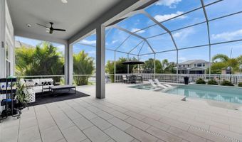 978 SIGNET Dr, Apollo Beach, FL 33572