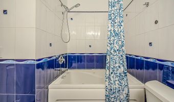 3999 Edmonton Ct, Ann Arbor, MI 48103