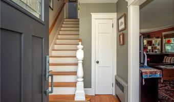 7 Boulevard E, Middletown, RI 02842