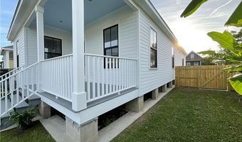 137 SEAL Dr, Arabi, LA 70032