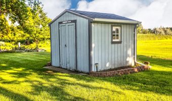 903 Willow Dr, Aberdeen, SD 57401