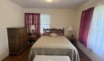 108 Barnett Dr, Bishopville, SC 29010