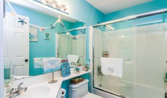 11 Harbour Vlg B, Branford, CT 06405