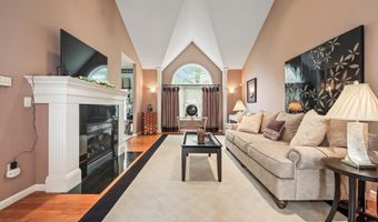136 Thistle Pond Dr 136, Bloomfield, CT 06002