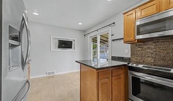9952 Park Ave, Allen Park, MI 48101
