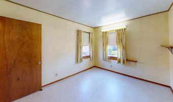 406 Giles Pl, Albert Lea, MN 56007