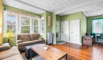 93 Whipple Ave, Cranston, RI 02920