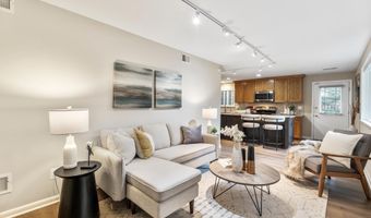 6352 12TH St N, Arlington, VA 22205