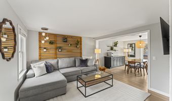 15 Berkshire Dr, Brookfield, CT 06804