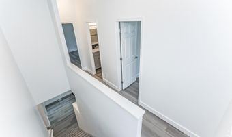 1366 N Bay Dr, Ann Arbor, MI 48103