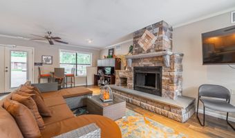 151 Summerwood Dr, Benton, AR 72015