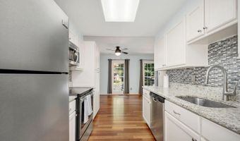 5940 BERKSHIRE Ct, Alexandria, VA 22303