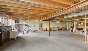 617 Eaton Dr, Aurora, OH 44202