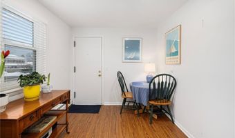 70 Carroll Ave 1009, Newport, RI 02840