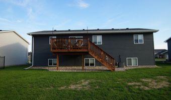 1127 NE 32nd Ave, Aberdeen, SD 57401