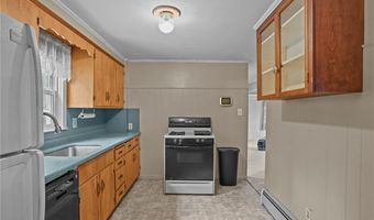 73 Penguin Ave, Warwick, RI 02818