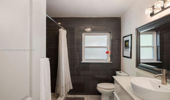 2501 Weber, Orlando, FL 32803