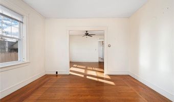 130 Wollaston St, Cranston, RI 02910