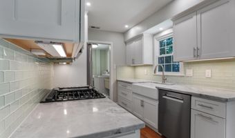 8614 BRAEBURN Dr, Annandale, VA 22003