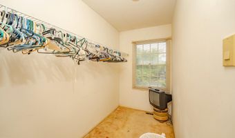 19 CLIPPER Ct, Atlantic City, NJ 08401