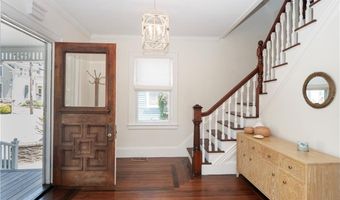 27 Mann Ave, Newport, RI 02840