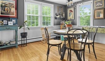 21 Preston Dr, Barrington, RI 02806