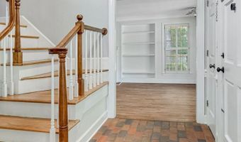 2420 E Alberson Dr, Albany, GA 31721
