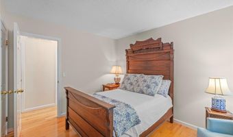 1529 Autumn Leaf Dr, Ballwin, MO 63021