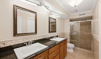 929 Claytonbrook Dr 2, Ballwin, MO 63011