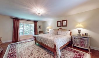 12 Lyndenwood Dr, Brookfield, CT 06804