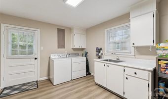 13302 Chesterfield Dr, Savannah, GA 31419