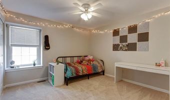 564 Woodlyn Xing, Ballwin, MO 63021