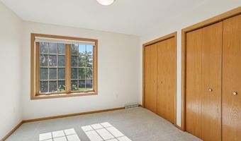 3354 N Stone Creek Cir, Madison, WI 53719