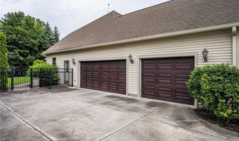47 Nature Cove Ct, Amherst, NY 14221