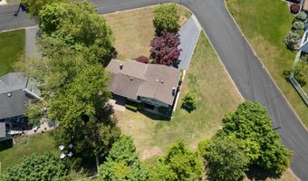 540 Sherman Ave, Belford, NJ 07718