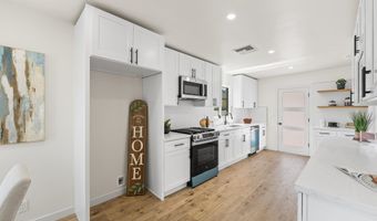 9753 Mercedes Ave, Arleta, CA 91331